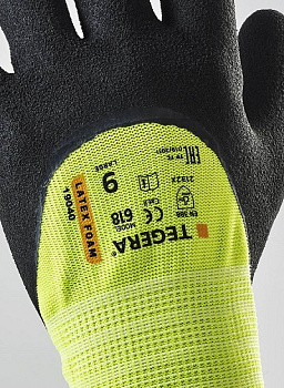 3 3